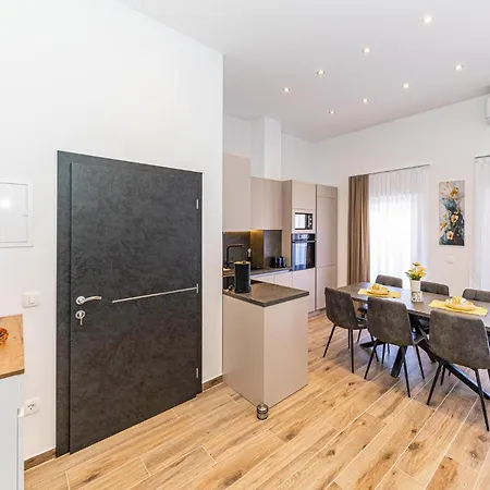 Apartment Stunning In Kastel Novi Kastela