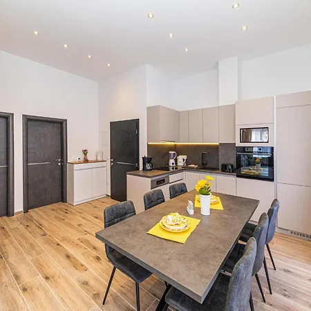 Apartment Stunning In Kastel Novi *