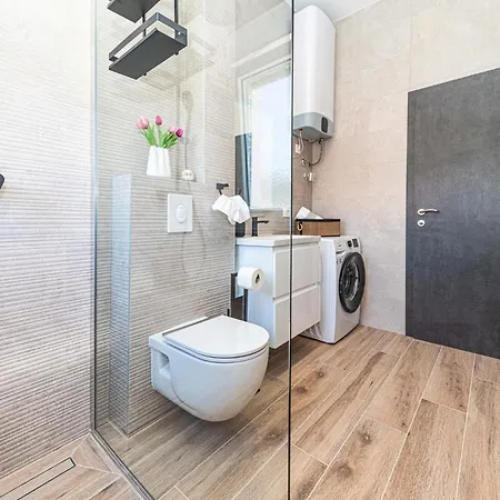 Apartment Stunning In Kastel Novi Kastela